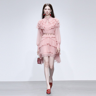 2026春季新款时尚波西米亚风灯笼袖收腰大摆荷叶边百搭浅粉连衣裙