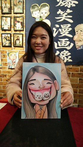 照片画头像 美式画像讽刺夸张画像纯手绘照片定制单人露肩