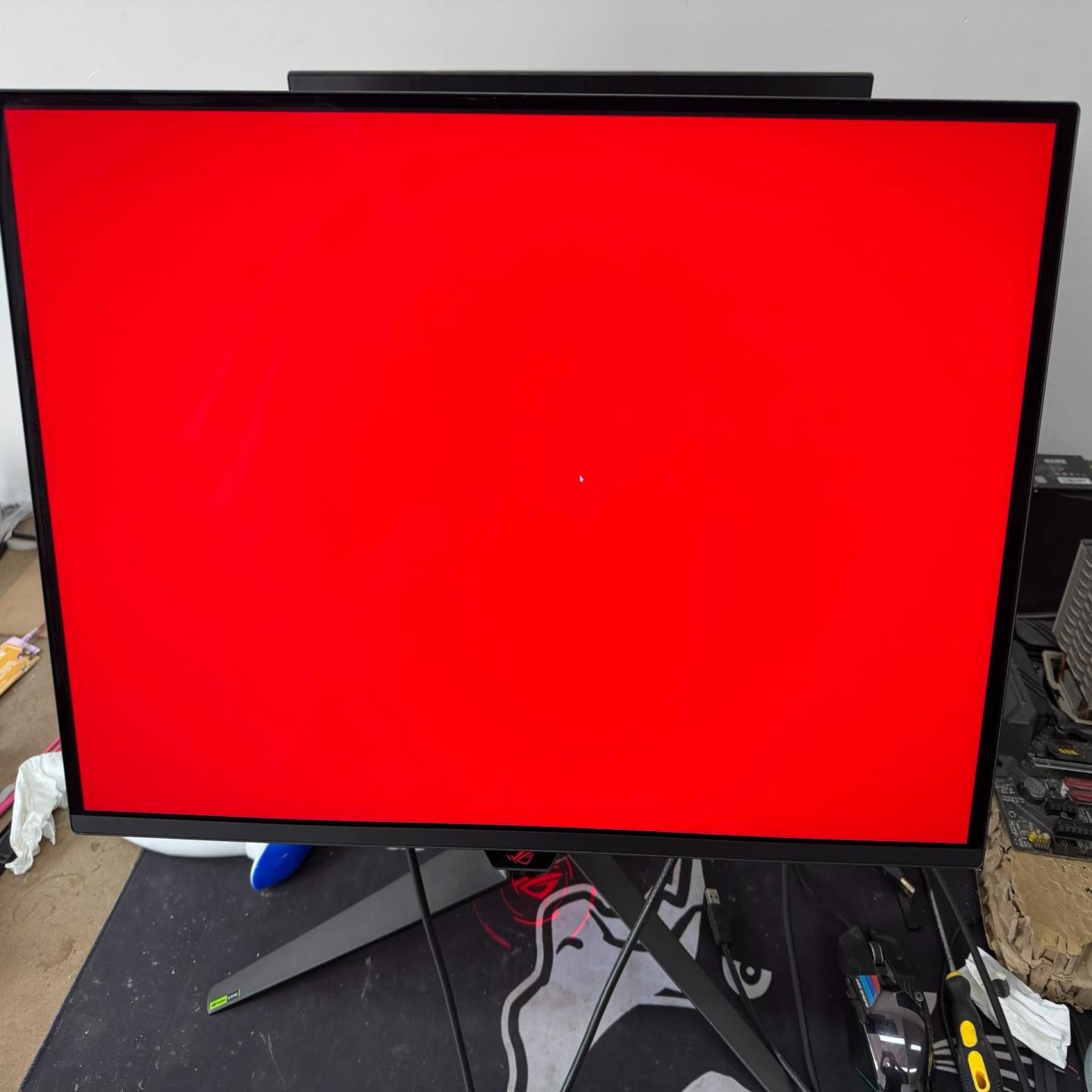 华硕pg27ucdm 4k240Hz oled显示器带包装【议价】