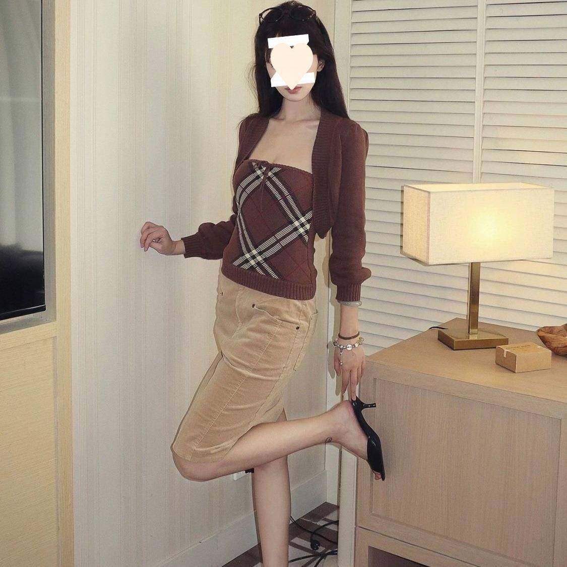 2025年初秋轻奢小香风两件套针织巧克力格纹抹胸+开衫上衣外套装,女装/女士精品,时尚套装,淘宝优惠券,粉丝福利购,淘宝优惠卷