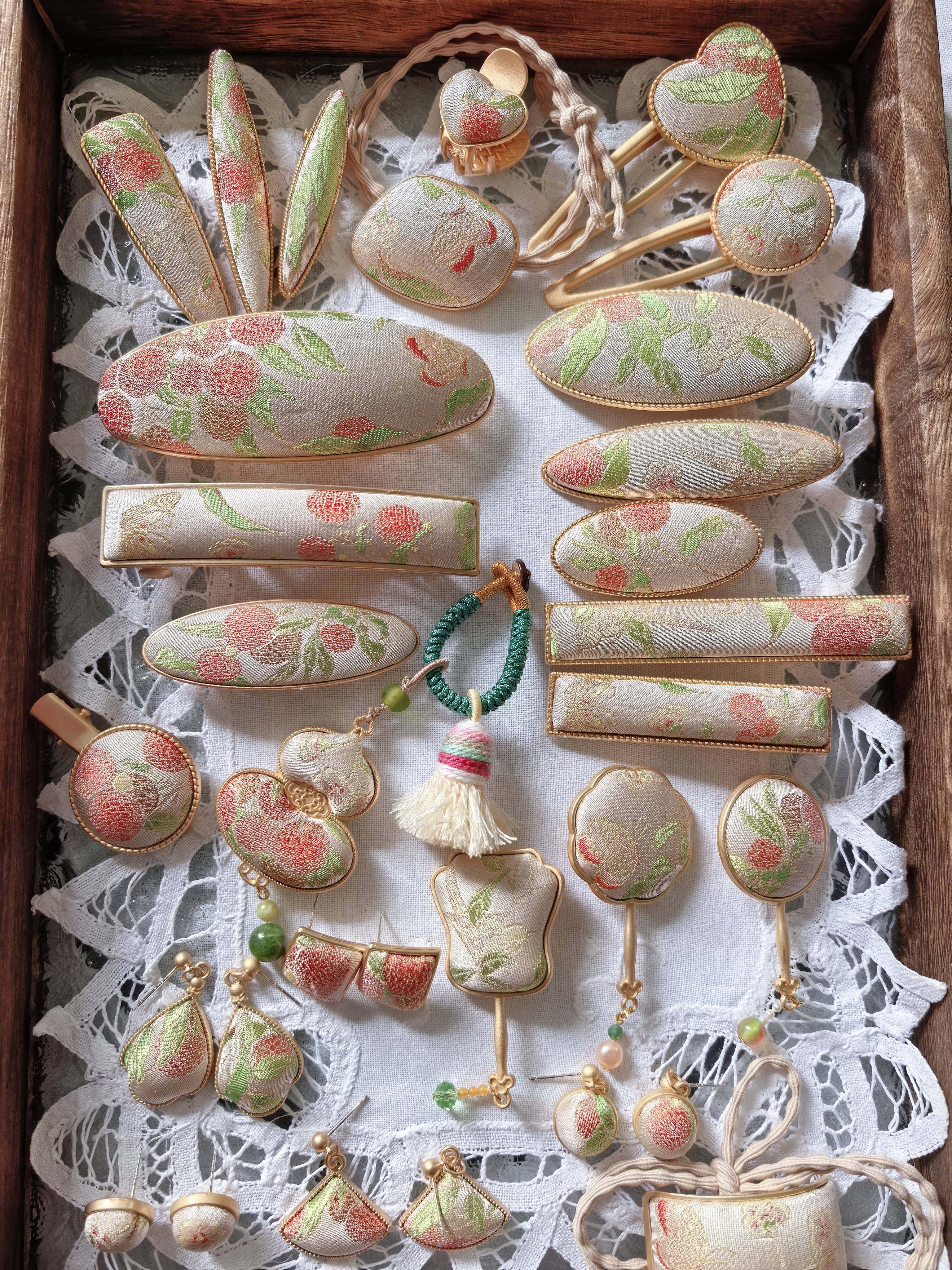 套装新品新中式国风手工发夹饰品生日礼物侧夹胸针鸭嘴夹姑胥荔枝