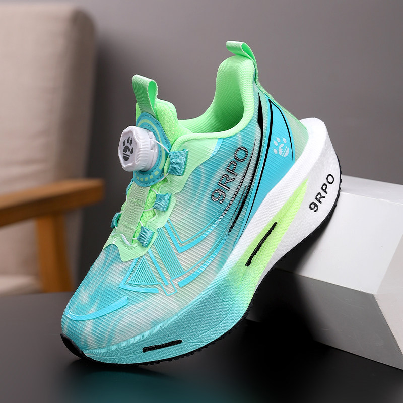 儿童碳板跑步鞋爆米花男童运动鞋摩擦有声音学生防滑耐磨旋转纽扣