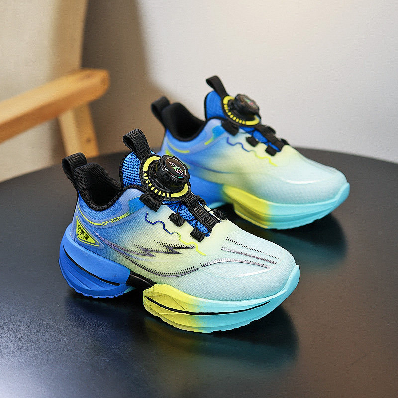 春秋流行男童鞋2026新款儿童跑步鞋减震轻便运动鞋网面中大童透气