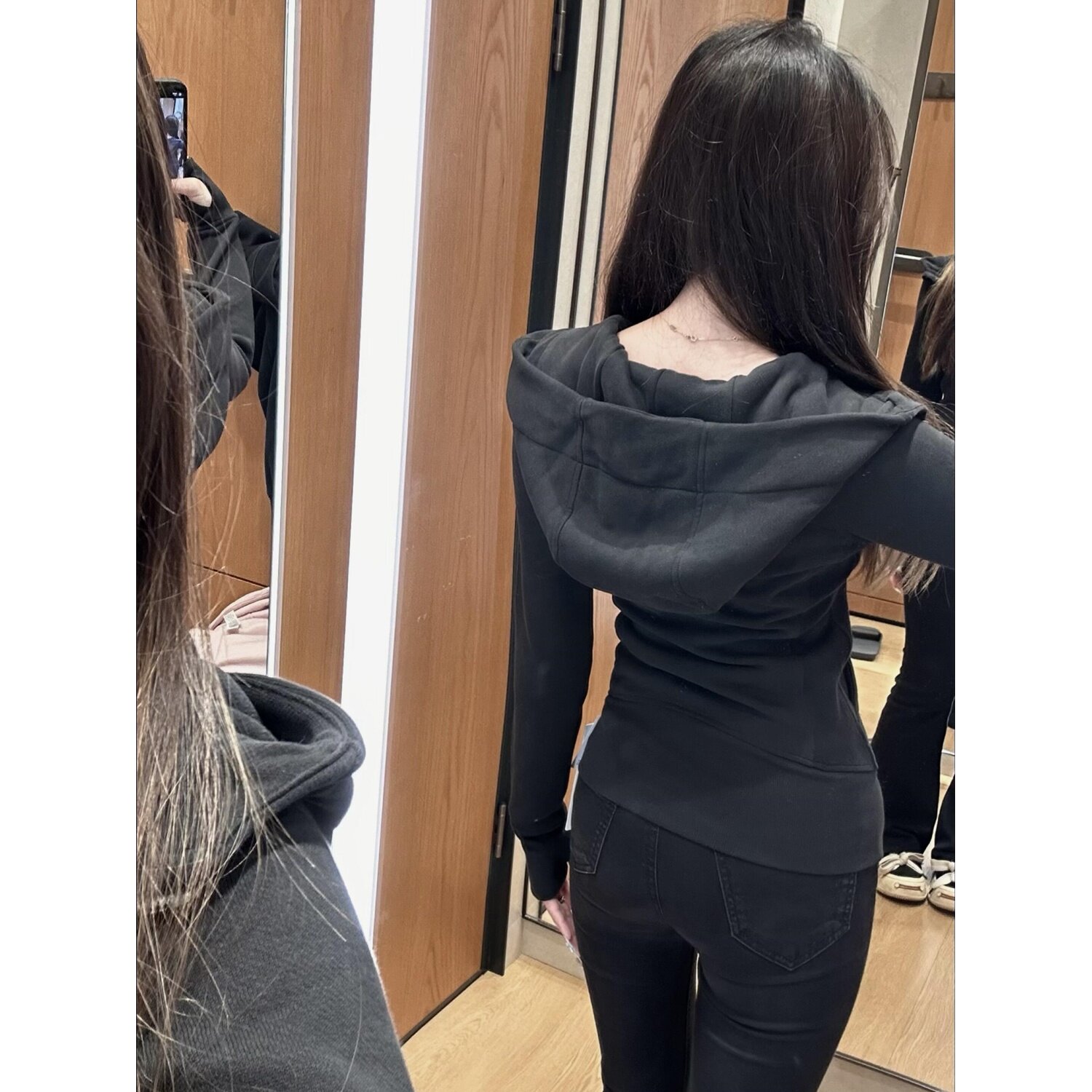 黑色连帽美式正肩卫衣修身外套