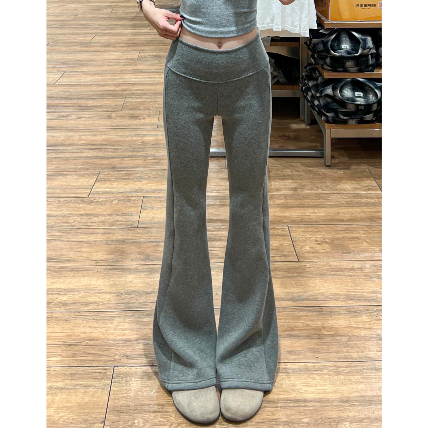 灰色休闲垂感微喇裤女秋冬季慵懒垂感外穿喇叭卫裤加绒低腰运动裤
