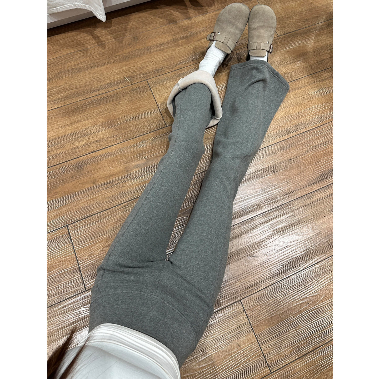 灰色加绒微喇叭裤女秋冬低腰修身显瘦紧身休闲裤垂感瑜伽运动卫裤