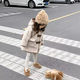 秋冬新款女童软糯亲肤加厚双面羊羔绒皮扣连帽中长款保暖大衣外套