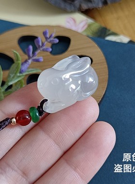 天然白玉髓小兔子吊坠可爱生肖属相兔项链立体玛瑙小白兔玉坠饰品