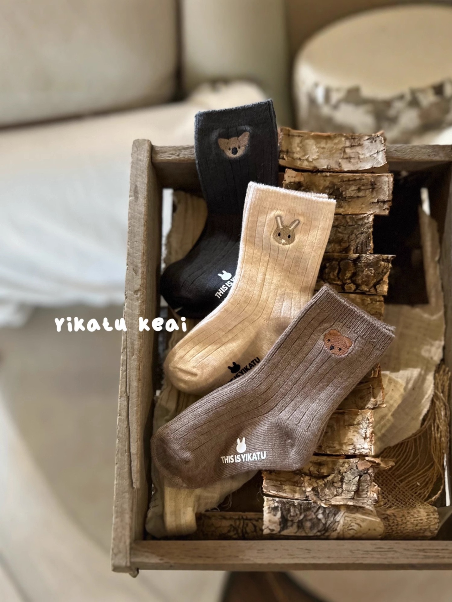 儿童羊毛袜伊卡兔儿童袜子2025冬款新款刺绣小动物羊毛中高筒8182