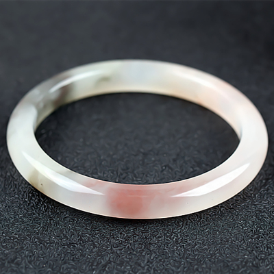 桂林鸡血玉手镯冰种三彩粉色贵妃料55圈口正品天然广西玉石镯子女