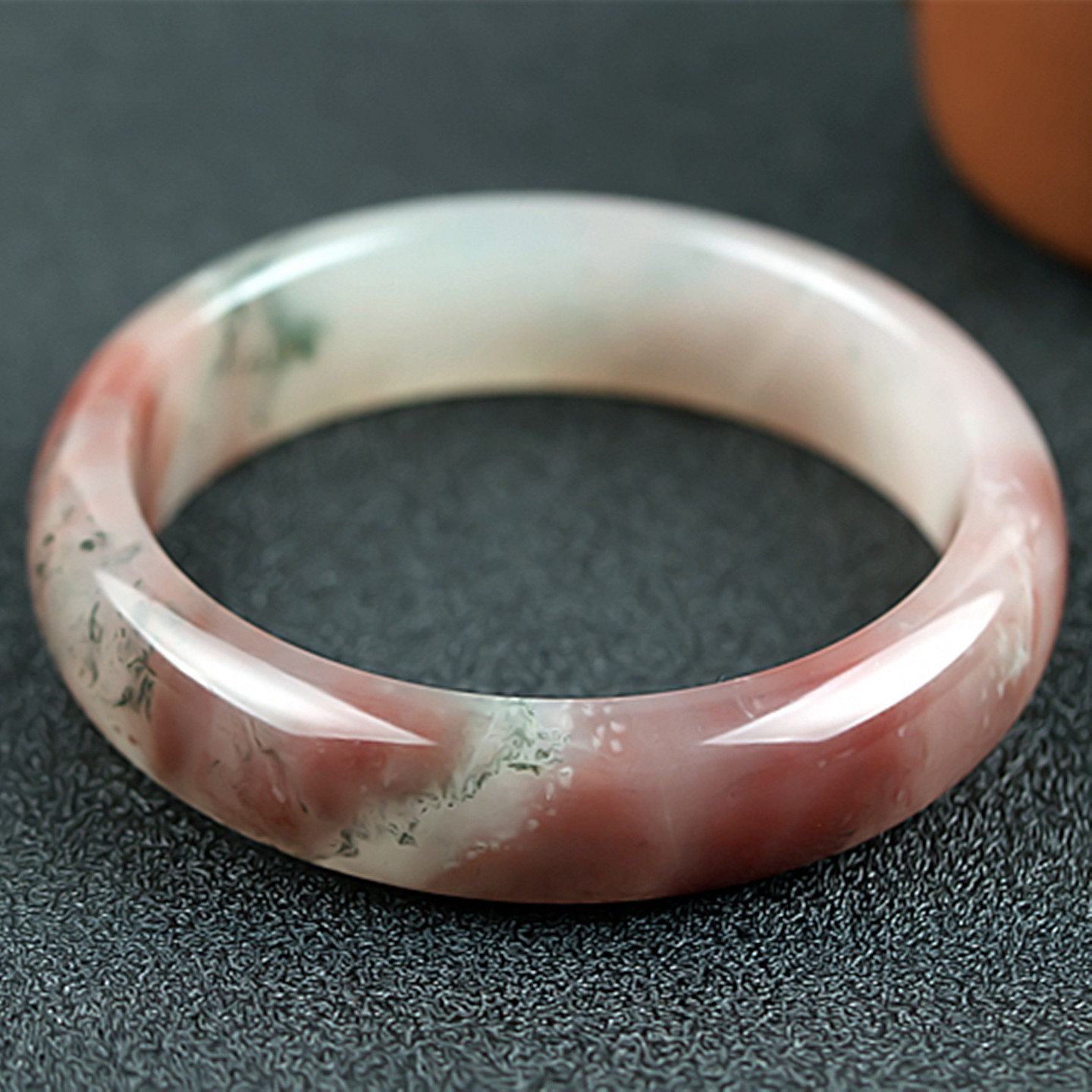 桂林鸡血玉手镯冰种三彩红色贵妃料57圈口正品天然广西玉石镯子女