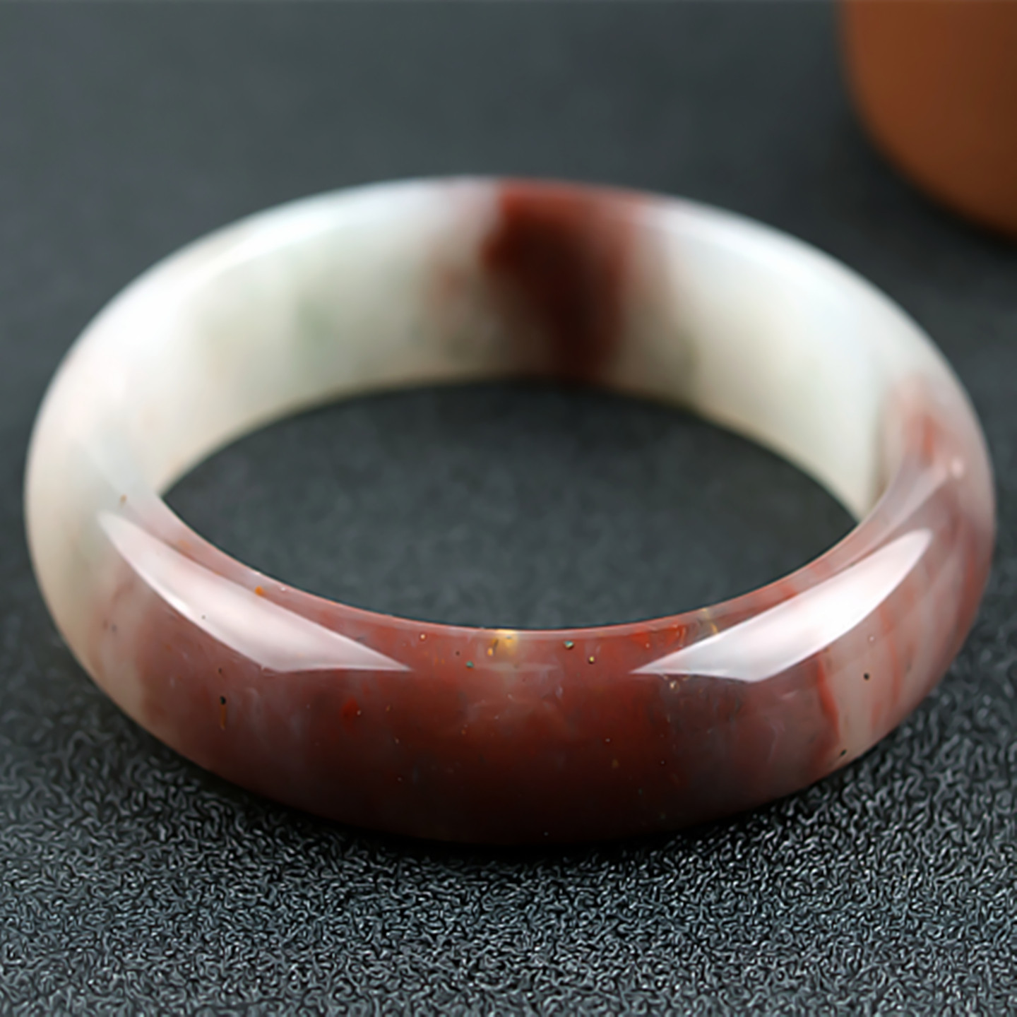 桂林鸡血玉手镯冰种白底红色贵妃料57圈口正品天然广西玉石镯子女