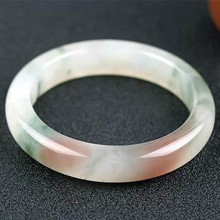 收藏级 桂林鸡血玉手镯冰种三彩粉色贵妃料53圈口天然玉石镯子女