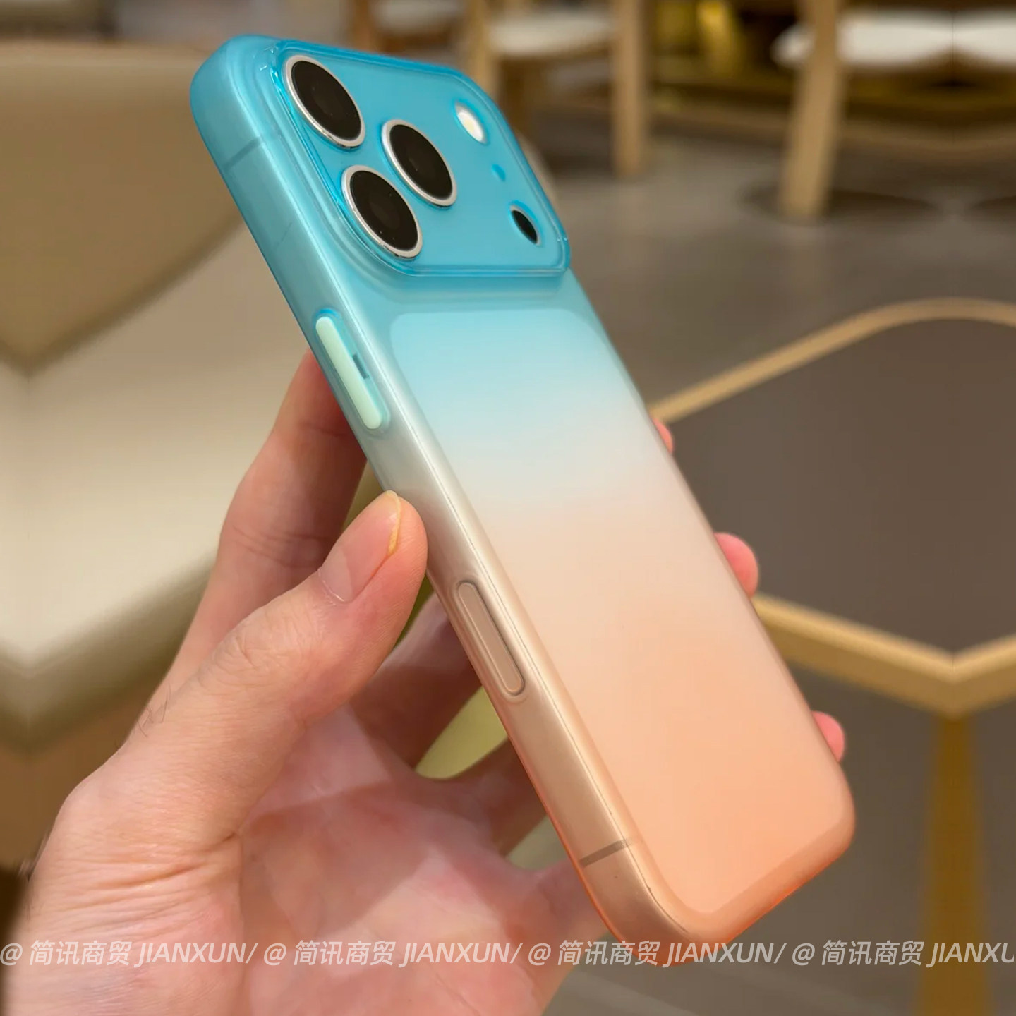 好看渐变天空蓝适用苹果17pro手机壳17promax超薄裸感软iphone17air壳磨砂肤感16pro/5plus男女14新款保护套