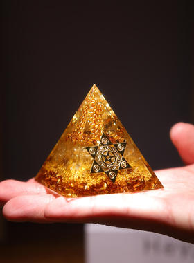 偏才吸金能量塔家居办公室礼物装饰摆件黄水晶金字塔摆件