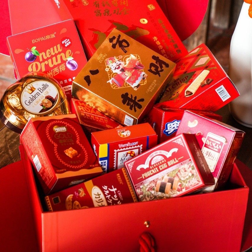 灯笼造型新年迎财神礼盒零食大礼包手提年货喜庆伴手礼糖果肉脯,零食/坚果/特产,糕点礼盒/伴手礼,淘宝优惠券,粉丝福利购,淘宝优惠卷