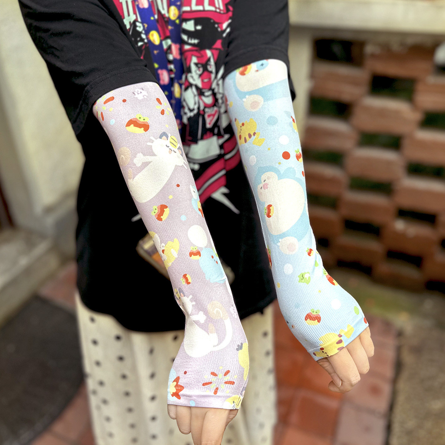 精灵宝可梦夏祭花火皮卡丘卡比兽冰丝夏日防晒防蚊冰袖袖套防紫外 - Chikyuuya地球屋 饺子皮包馄饨皮出品