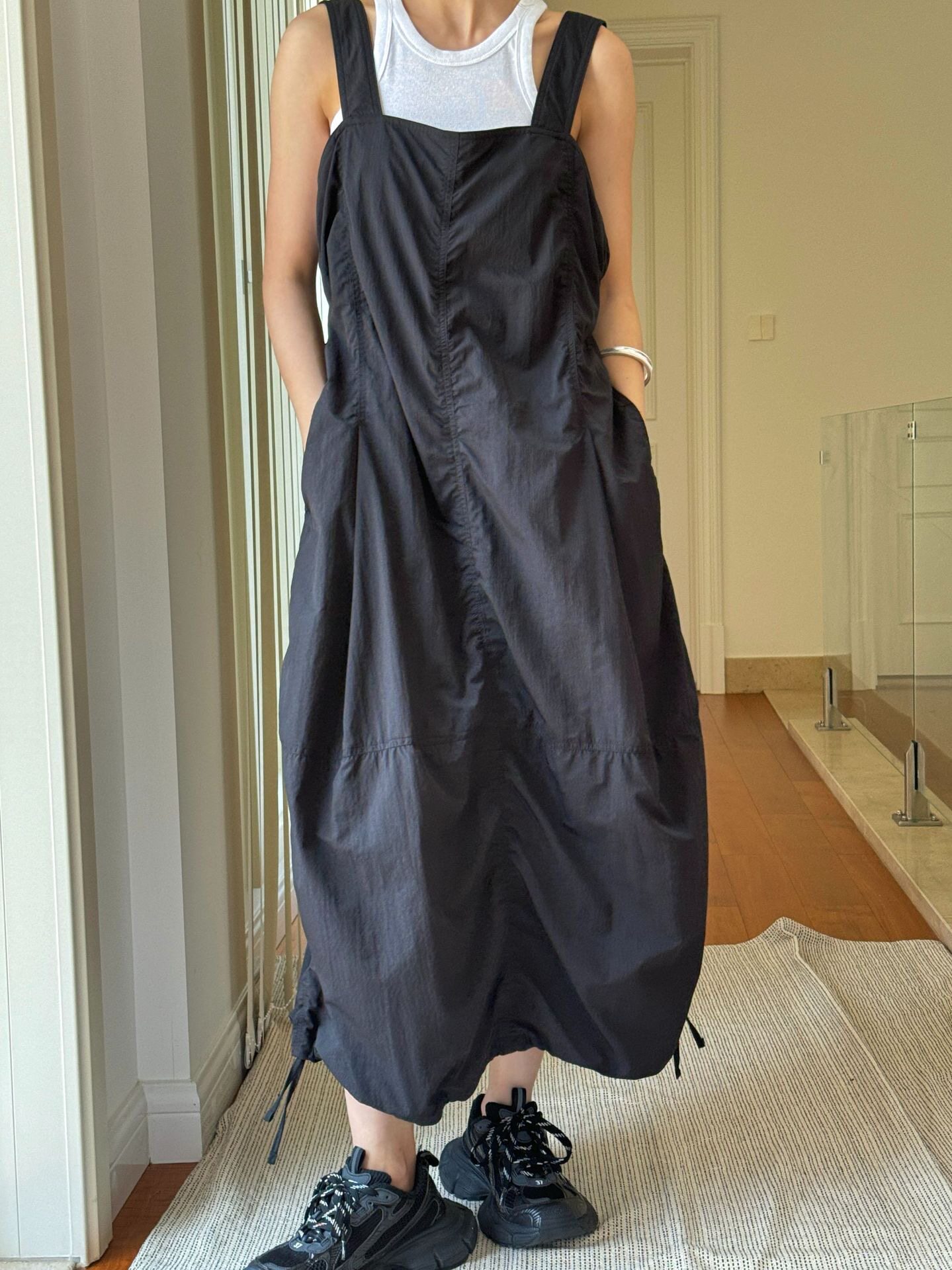 ManMans黑色抽绳褶皱背带裙夏季新日系薄款输死工装休闲连衣裙女