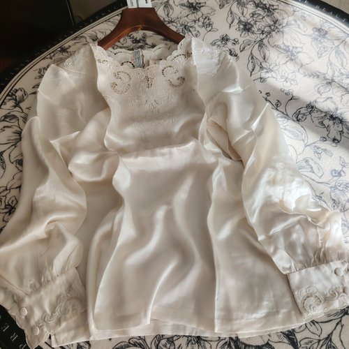 18姆米真丝缎手工刺绣衬衫