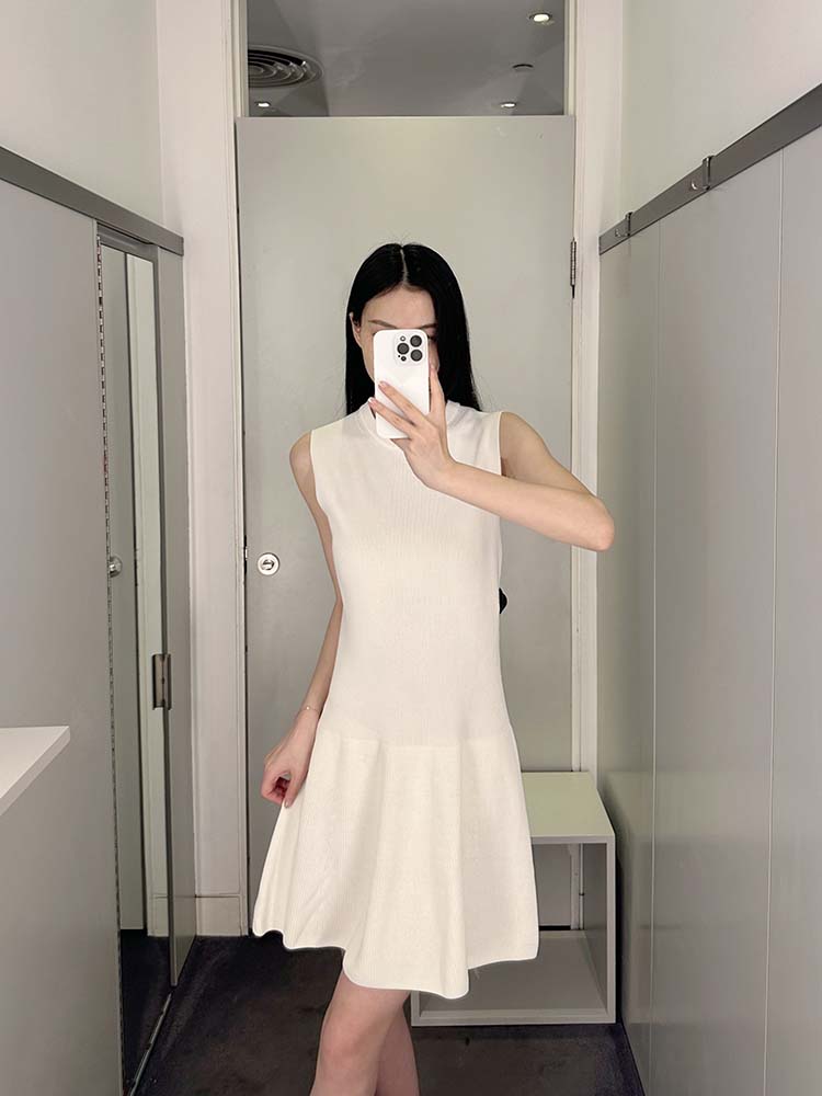 极简COS风修身版型圆领无袖白色简约针织裙25夏季新通勤女连衣裙