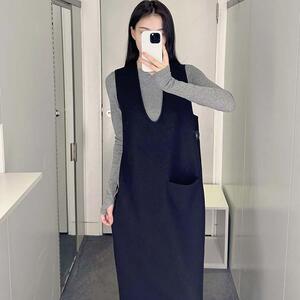 极简COS风标准版深V领无袖优雅针织黑色长裙24秋季新通勤女连衣裙