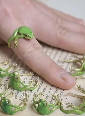 跨境个性绿色搞怪青蛙戒指小众设计可爱欧美风时尚戒指开口可调节