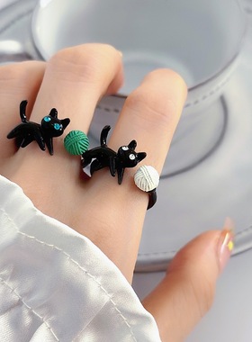 卡通黑猫毛球戒指2025年新款个性风百搭精致风小动物指环生日礼物