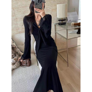 轻熟简约风白黑纱色V领蕾丝连衣裙女新款长袖收腰长裙性感包臀裙