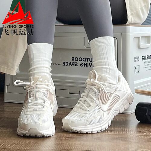耐克女鞋ZOOM VOMERO 5复古轻便透气耐磨运动鞋跑步鞋 FQ6868-111