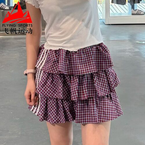 阿迪达斯三叶草女装2026夏时尚千鸟格蛋糕裙休闲运动半身裙KU9399