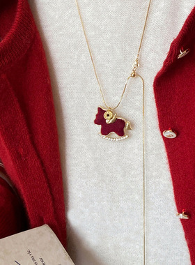 马上好运！红色丝绒小马项链女秋冬高级感长款毛衣链高端百搭配饰