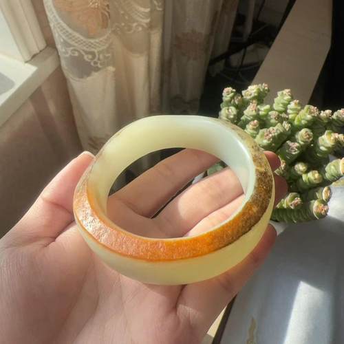 特色金皮白玉籽料贵妃手镯