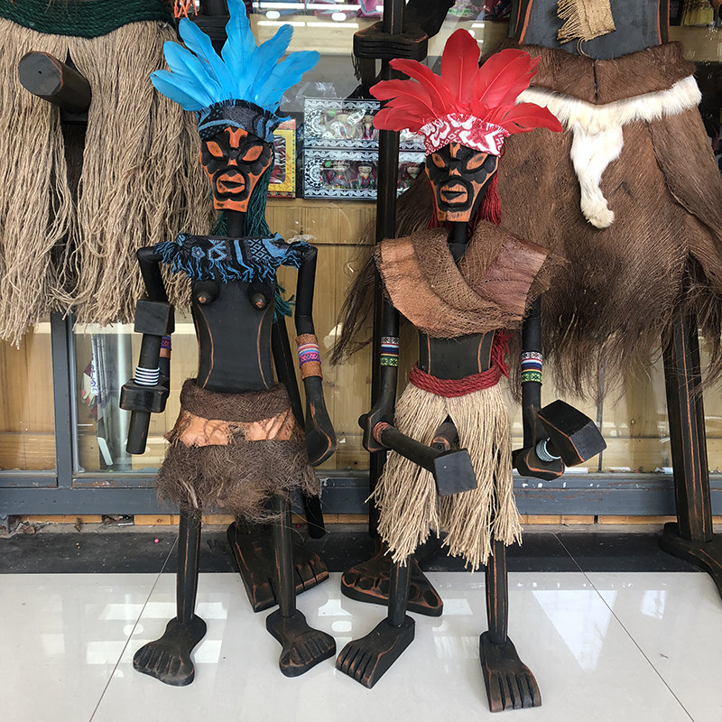 云南民族特色佤族原始部落情侣吞口野人酒吧饭店门口摆件装饰品