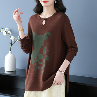 简约大方，休闲得体，色彩搭配新颖女士春款针织衫