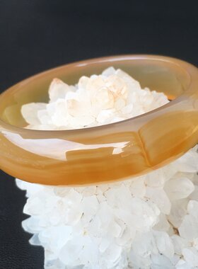 天然原矿色无烧加厚黄玛瑙手镯女