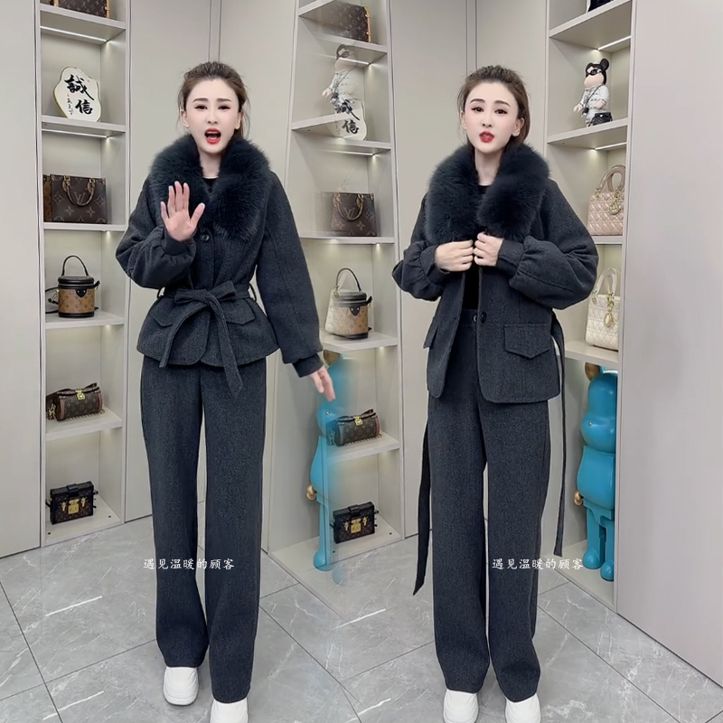 大毛领加棉加厚外套直筒裤两件套
