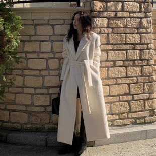白色毛呢外套女秋冬新款韩版加长款到脚踝赫本风高级感正肩呢大衣