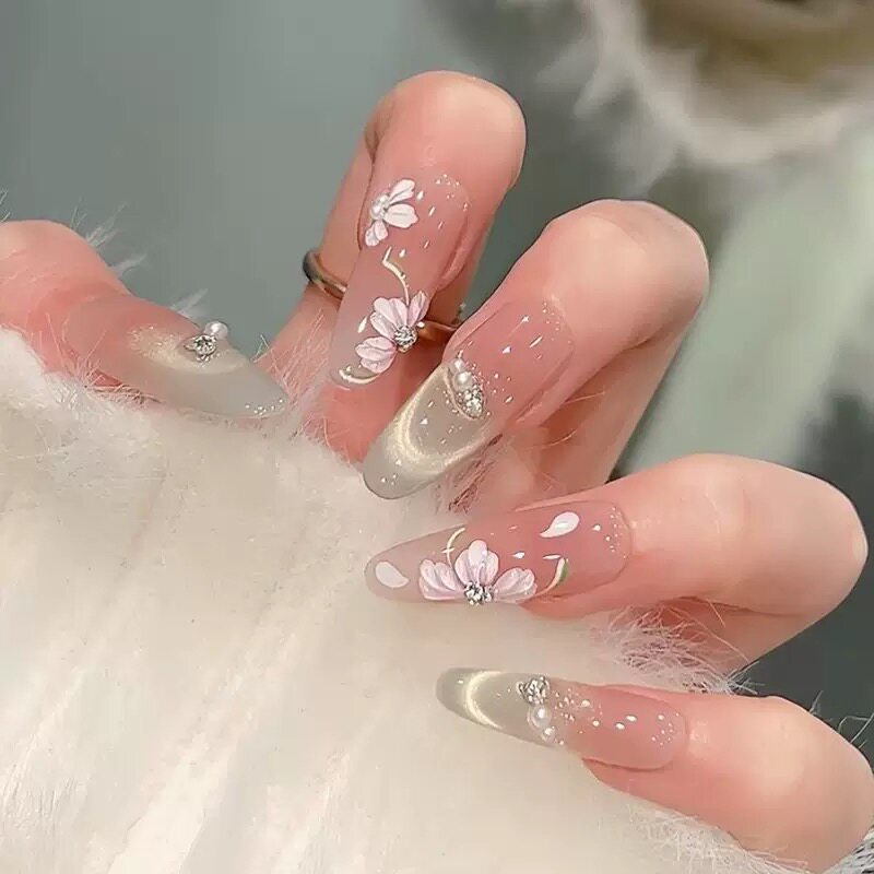 樱花印花显白手工穿戴甲