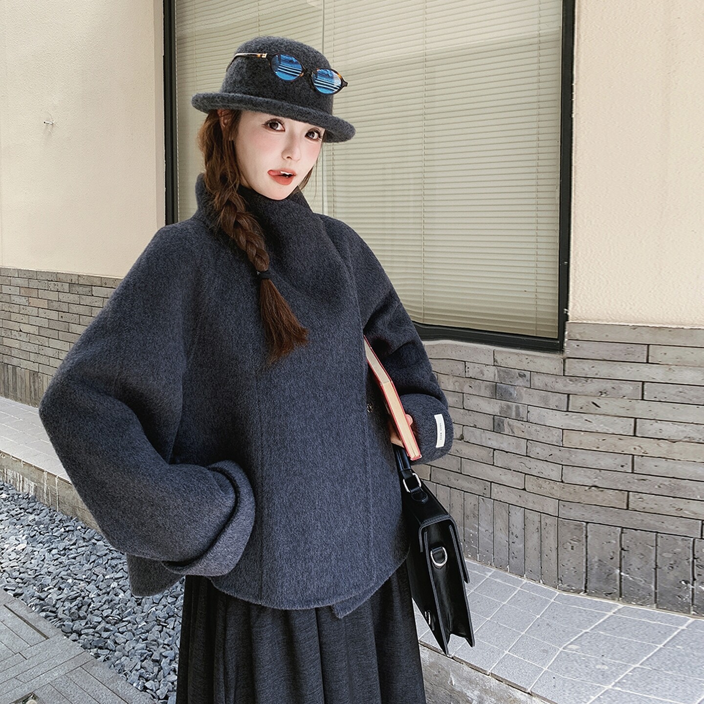 女装/女士精品毛呢外套2025年冬季绵羊毛70% 聚酯纤维30%