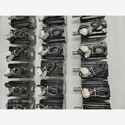SGMJV-08ADE6S安川5系750W带油封伺服电机设