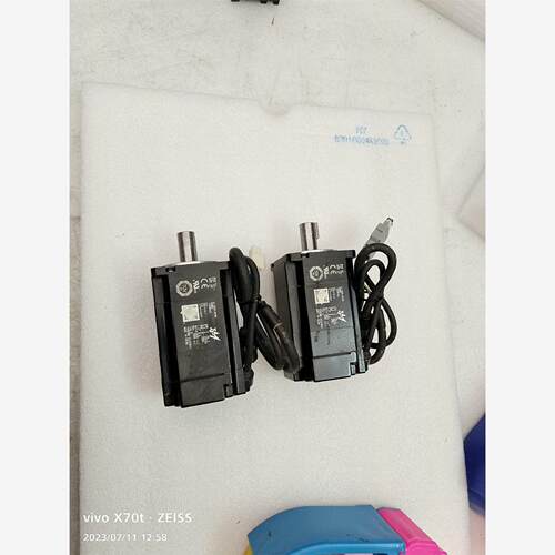 安川M系伺服电机400W   SGMMS-04ADC6S