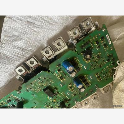 FS300R12KE3连体模块