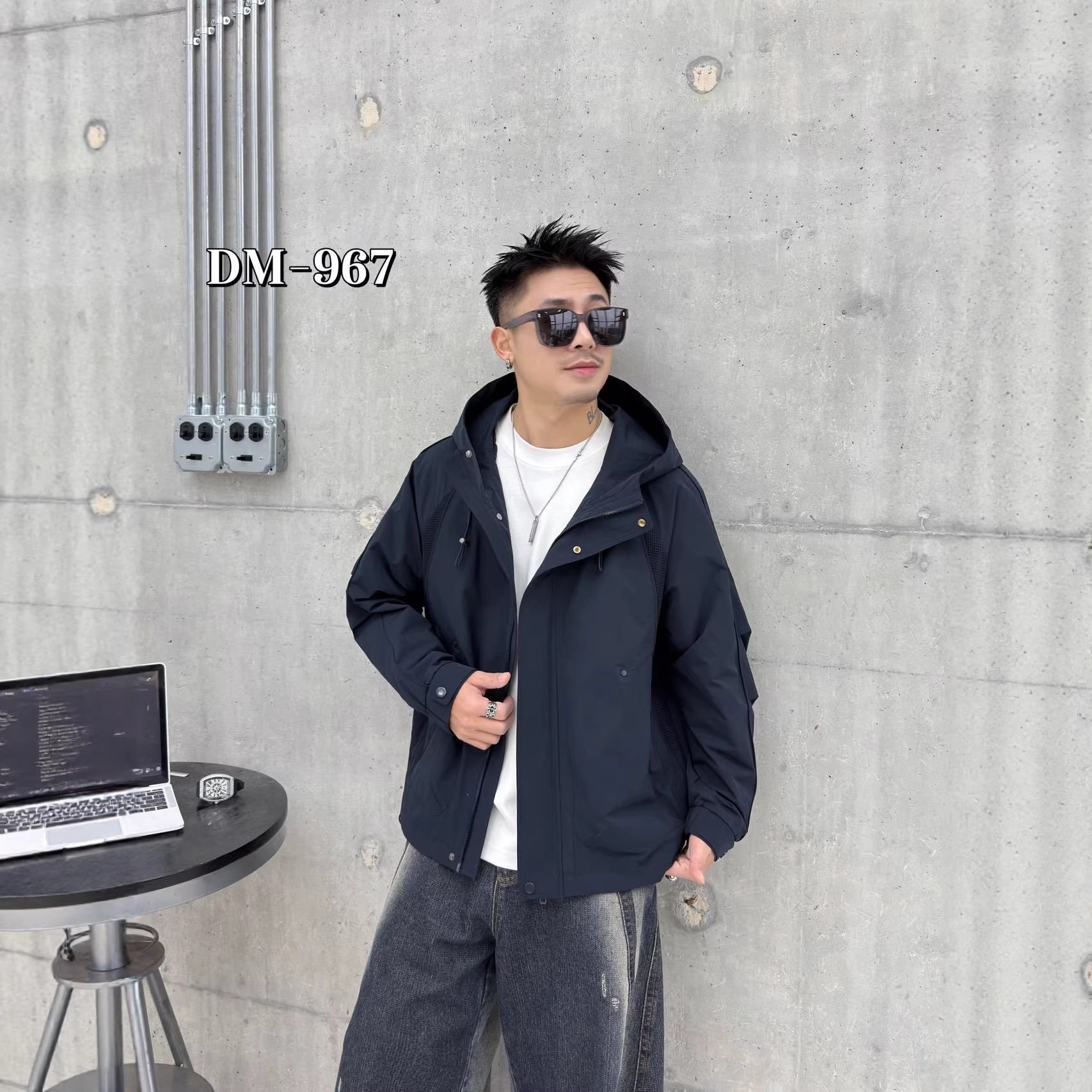 男士连帽夹克2026春秋新款男装青年时尚休闲简约舒适潮流百搭外套
