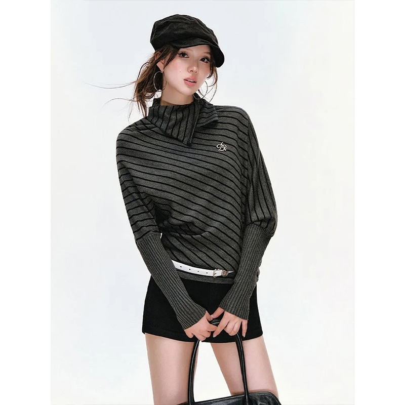 【古早辣妹】条纹针织翻领蝙蝠袖上衣+黑色高腰短裤两件套2025秋