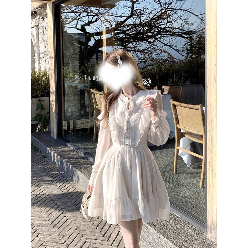 法式温柔风白色薄纱长袖连衣裙女早秋新款气质荷叶边拼接露肩短裙