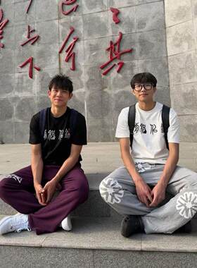 国潮篆字体重工刺绣短袖T恤男夏季潮流青年宽松百搭纯棉圆领上衣