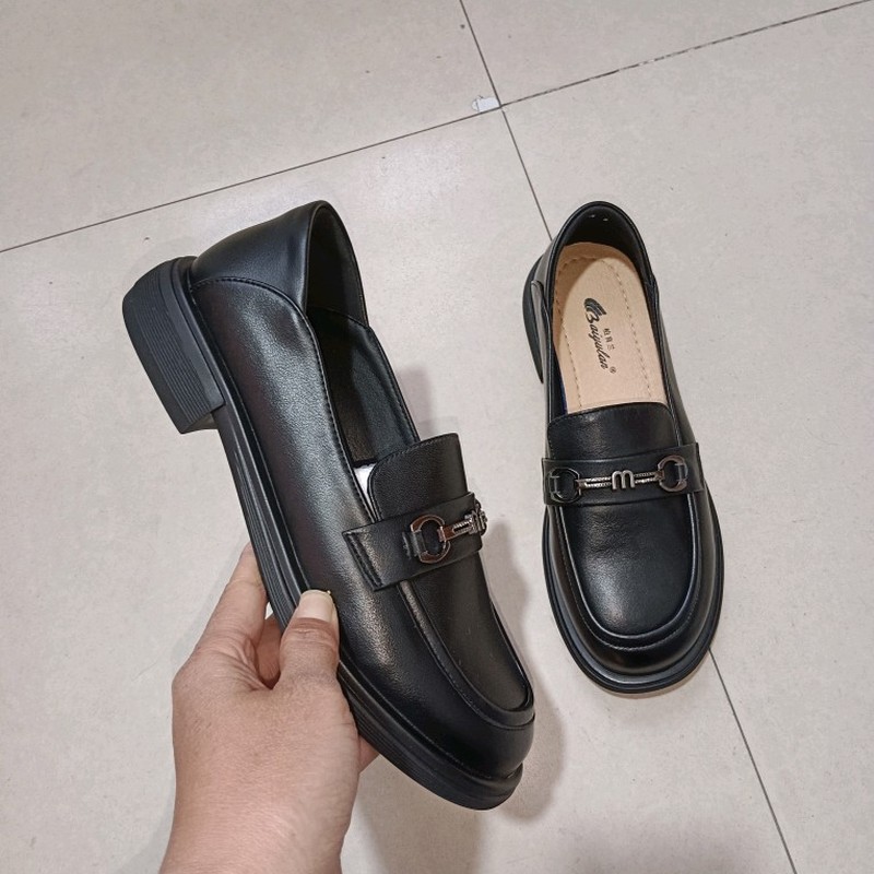 柏育兰大码女鞋2024秋真皮乐福鞋