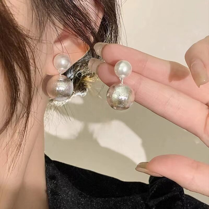 简约设计感大小珍珠金属球球耳环女 s925银针高级感时尚个性耳饰