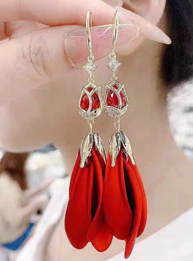 红色郁金香花瓣耳环2023新款潮气质长款流苏耳坠网红设计感耳饰