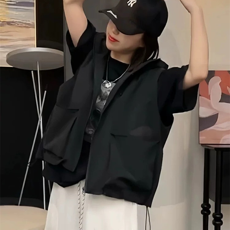 大口袋连帽宽松休闲工装马甲背心